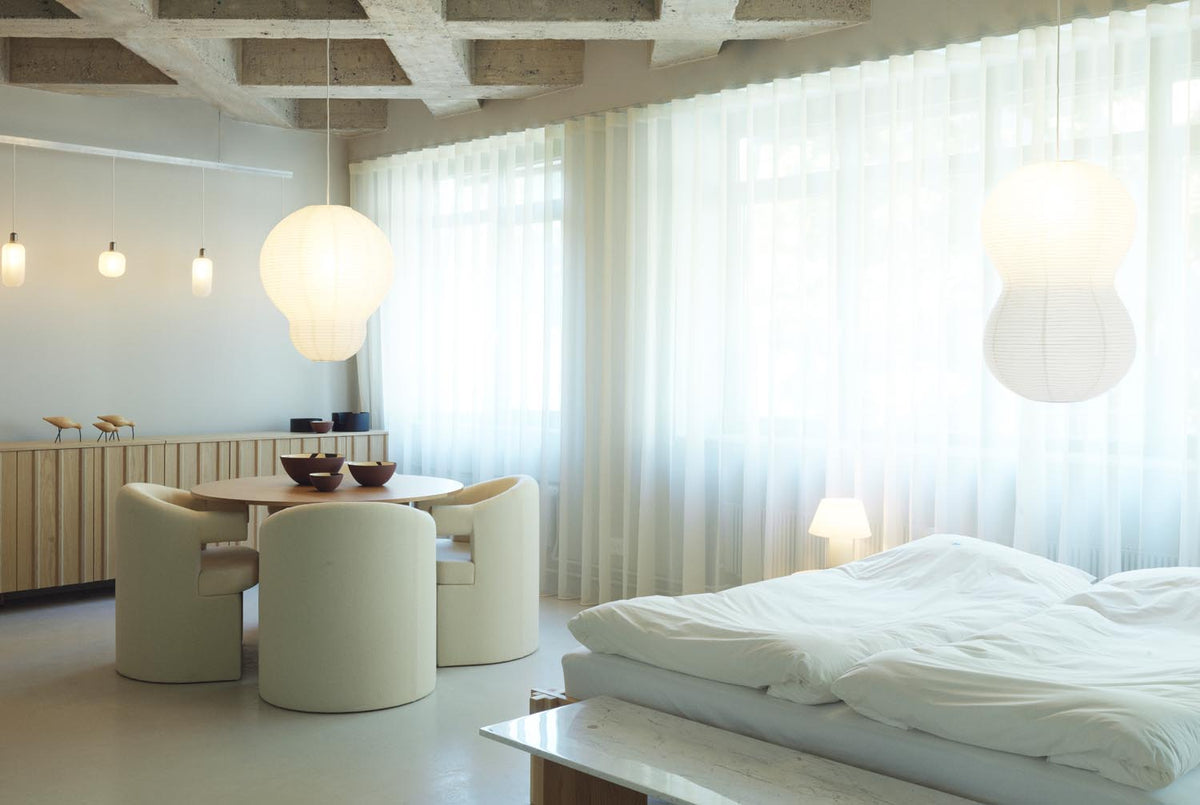 Puff Leuchte Multitude in  präsentiert im Onlineshop von KAQTU Design AG. Pendelleuchte ist von Normann Copenhagen