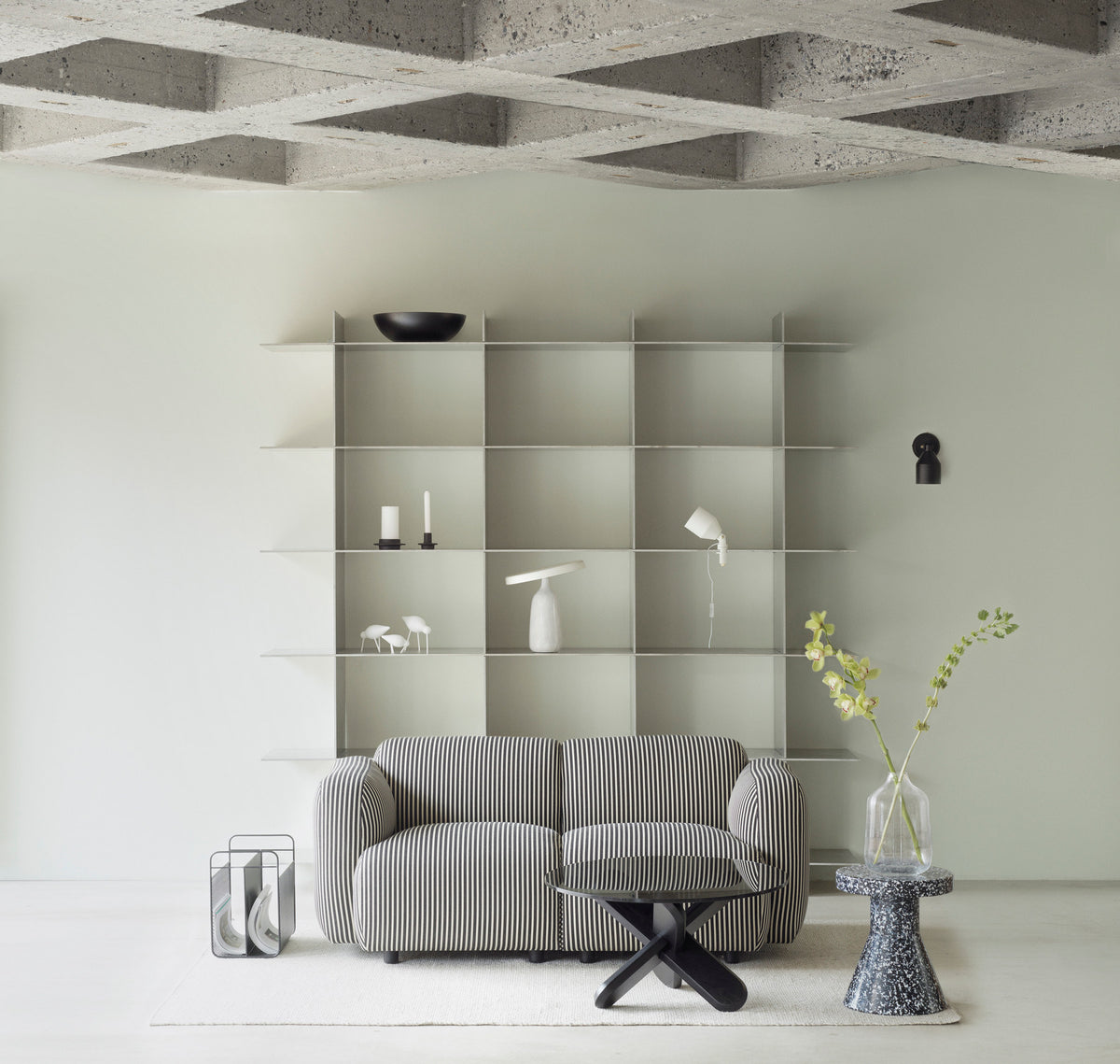 Klip Leuchte in Weiss präsentiert im Onlineshop von KAQTU Design AG. Wandleuchte ist von Normann Copenhagen