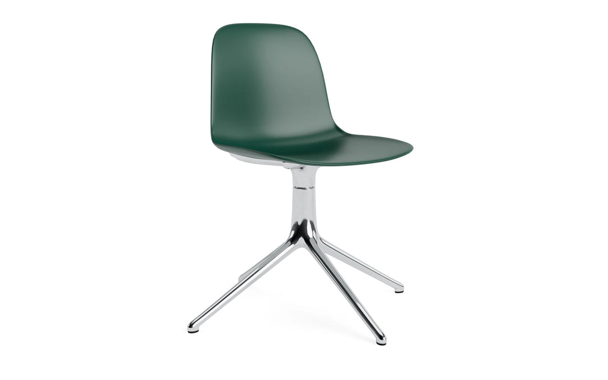 Form Drehstuhl in Grün präsentiert im Onlineshop von KAQTU Design AG. Dreh-Schalenstuhl ist von Normann Copenhagen