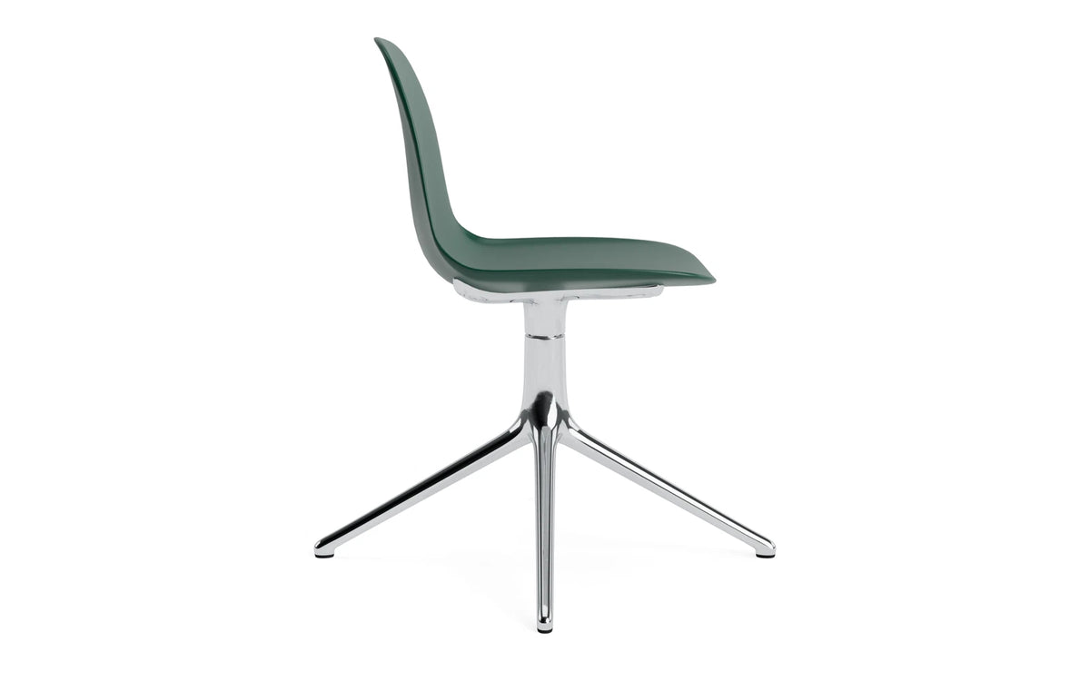Form Drehstuhl in Grün präsentiert im Onlineshop von KAQTU Design AG. Dreh-Schalenstuhl ist von Normann Copenhagen