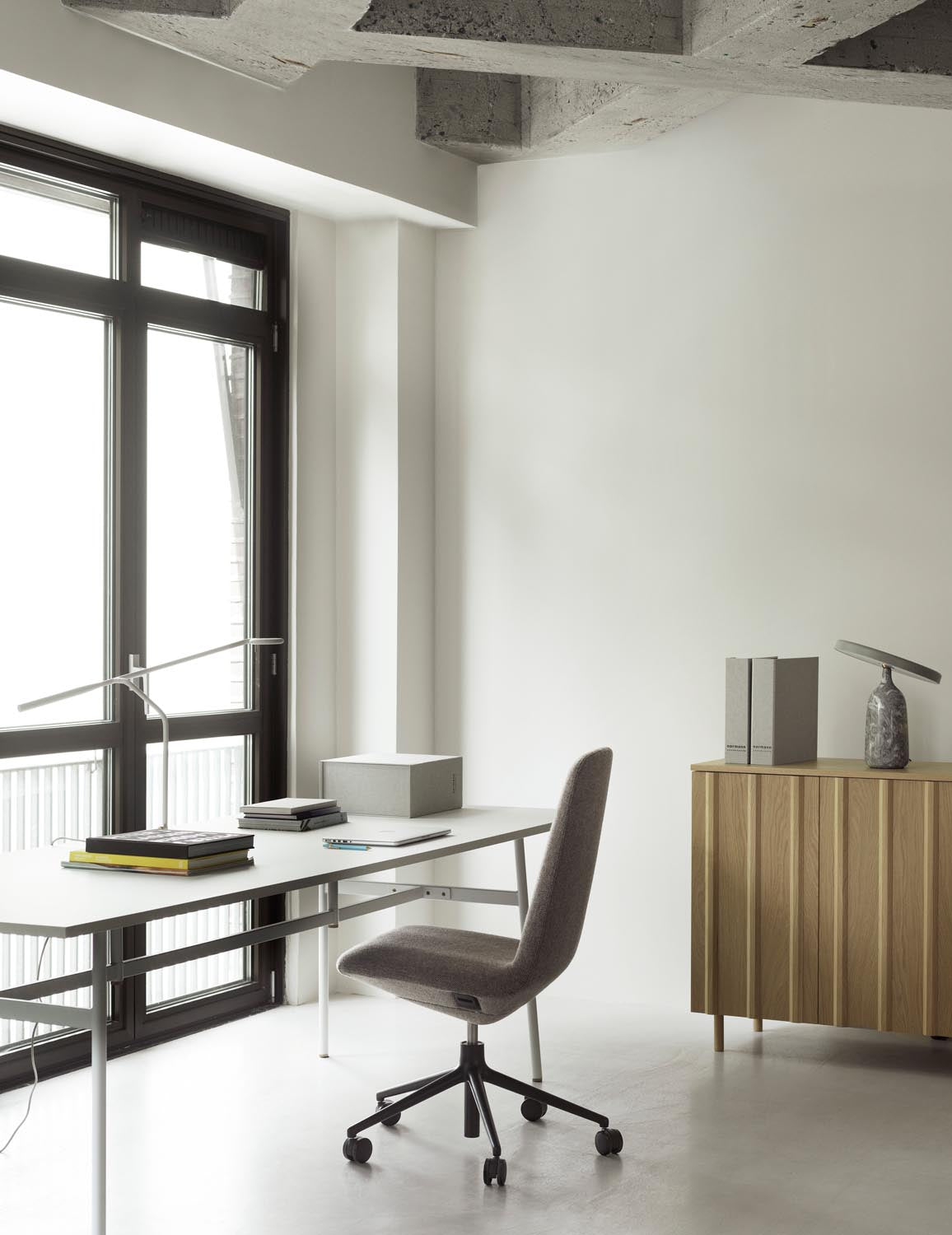 Rib Cabinet in  präsentiert im Onlineshop von KAQTU Design AG. Korpus ist von Normann Copenhagen