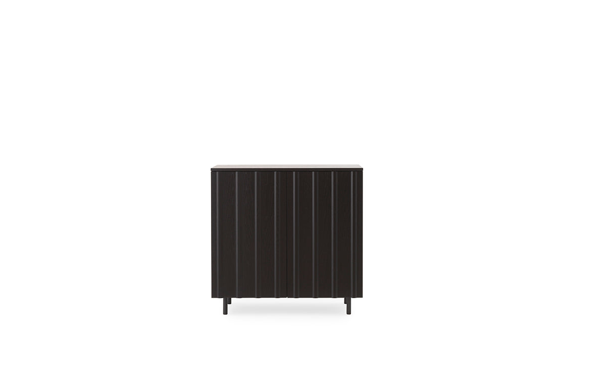Rib Cabinet in  präsentiert im Onlineshop von KAQTU Design AG. Korpus ist von Normann Copenhagen