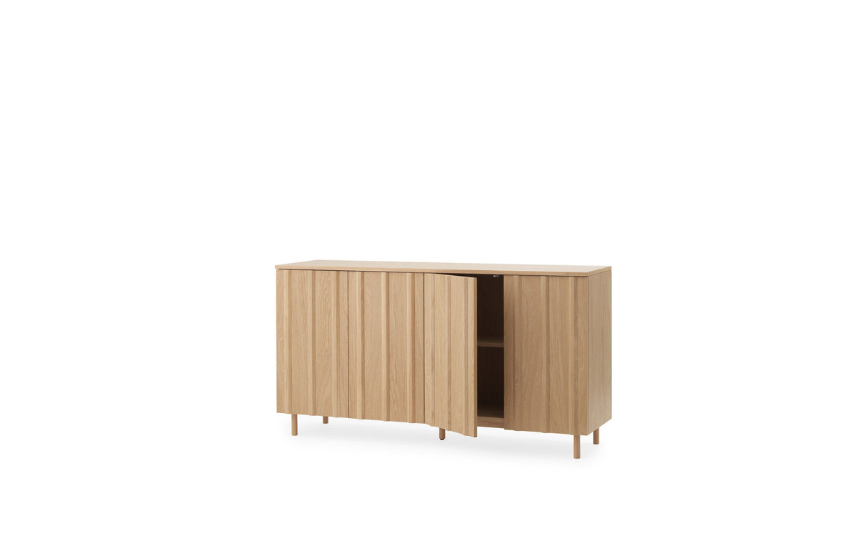 Rib Sideboard in Eiche präsentiert im Onlineshop von KAQTU Design AG. Sideboard ist von Normann Copenhagen