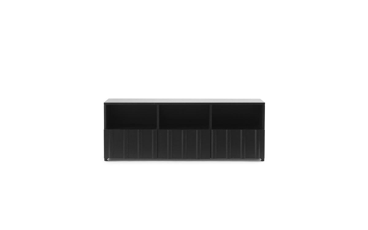 Rib Anrichte in Black präsentiert im Onlineshop von KAQTU Design AG. Sideboard ist von Normann Copenhagen