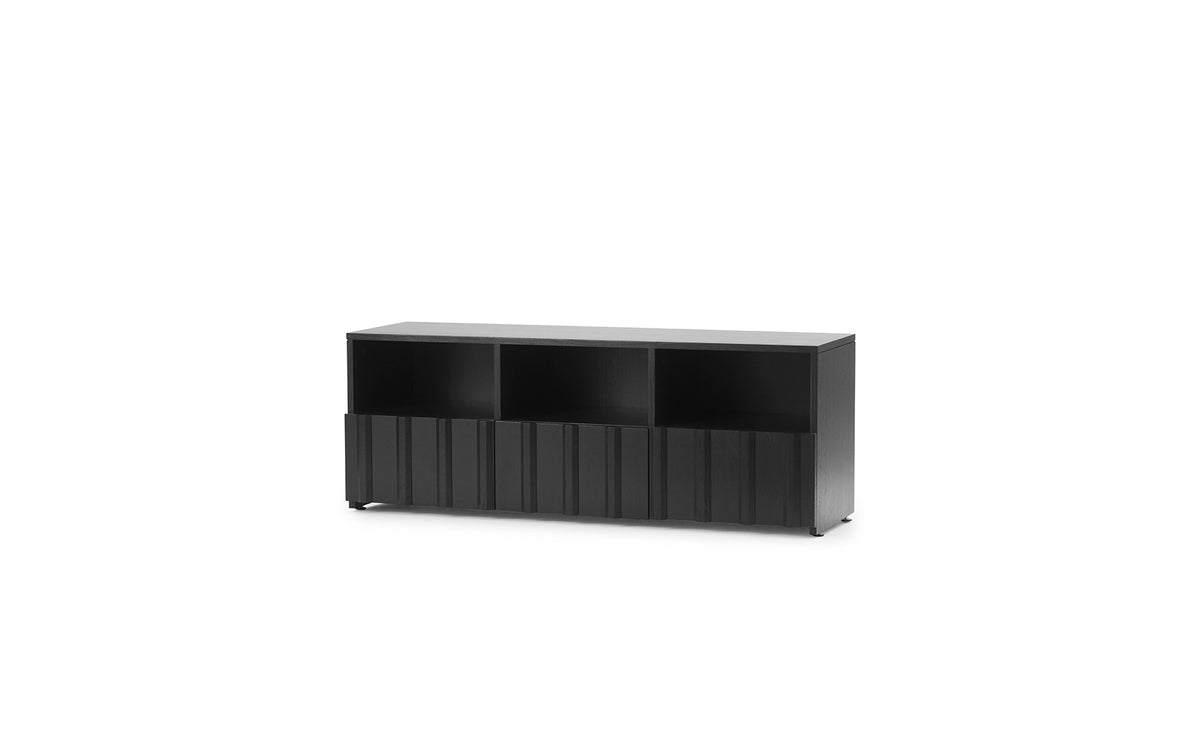 Rib Anrichte in Black präsentiert im Onlineshop von KAQTU Design AG. Sideboard ist von Normann Copenhagen