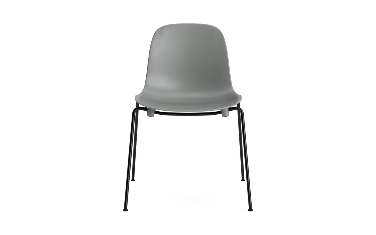 Form Stapelstuhl in Grau präsentiert im Onlineshop von KAQTU Design AG. Stuhl ist von Normann Copenhagen