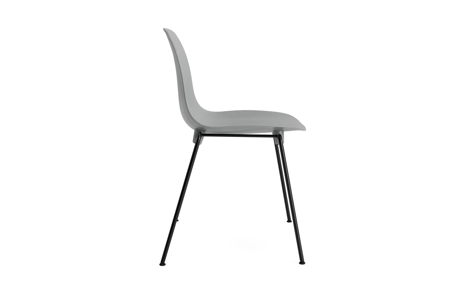 Eleganter, stapelbarer Form Stapelstuhl mit stabilem Stahlgestell in Schwarz, anpassbaren Kunststoffgleitern und farblich abgestimmten Verbindungsstücken.