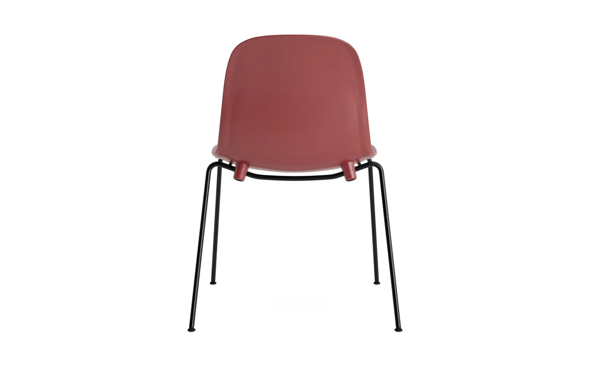 Form Stapelstuhl in Rot präsentiert im Onlineshop von KAQTU Design AG. Stuhl ist von Normann Copenhagen