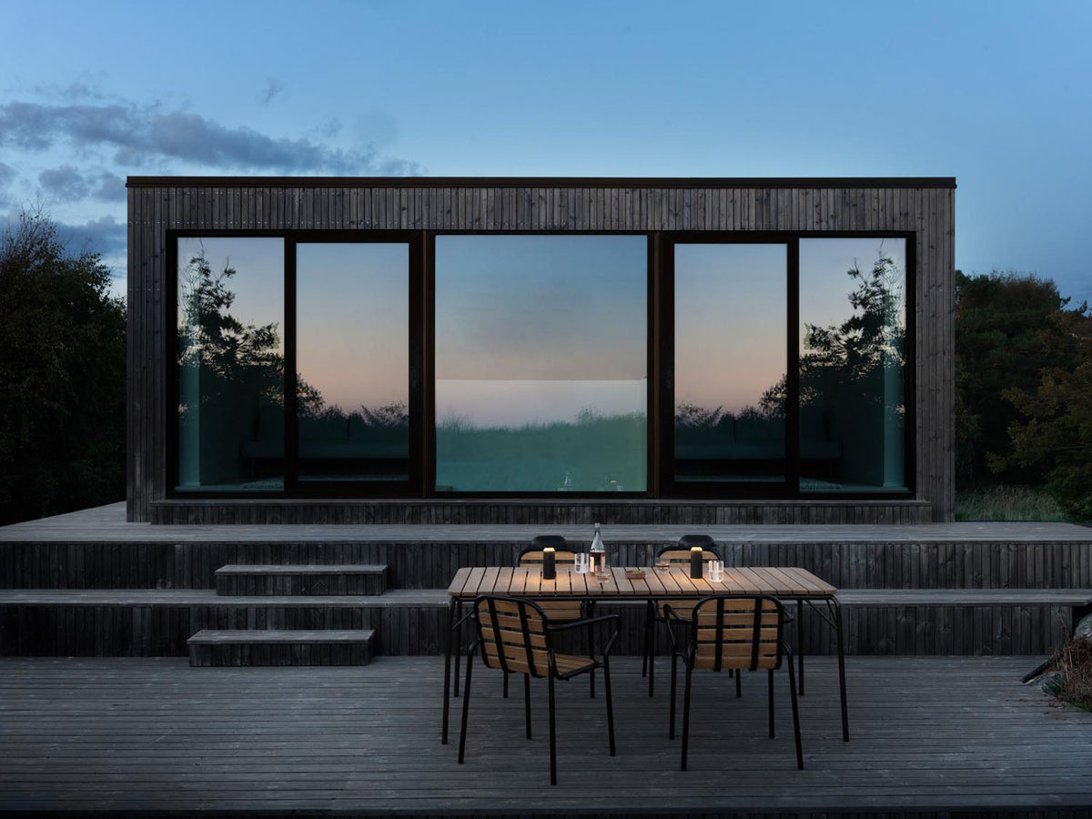 Vig Robinia Stuhl in  präsentiert im Onlineshop von KAQTU Design AG. Gartenstuhl ist von Normann Copenhagen