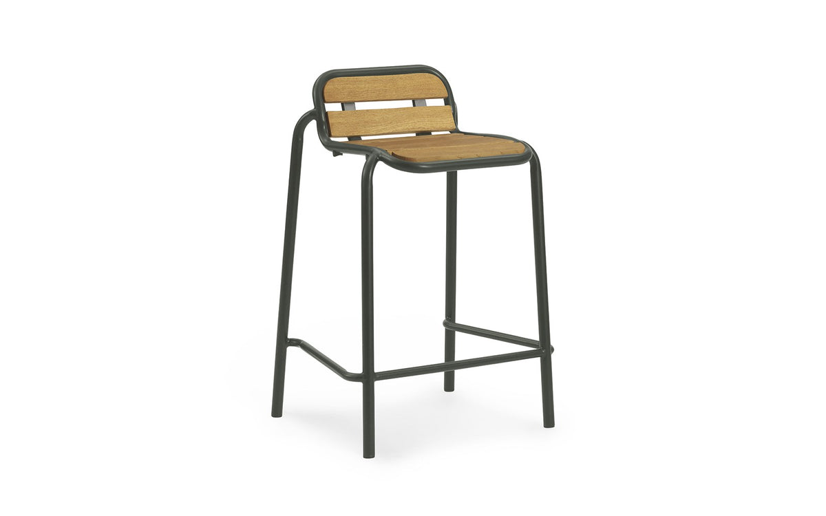 Schwarzer Barstuhl Vig mit Gestell aus pulverbeschichtetem Stahl und Sitzfläche aus geöltem Robinienholz, schlichtes Design für den Aussenbereich.