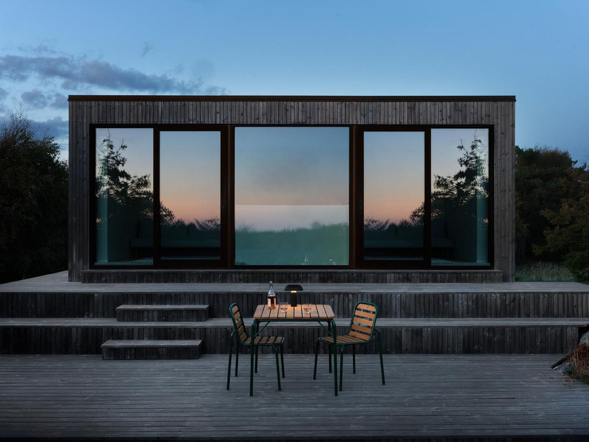Vig Robinia Tisch in  präsentiert im Onlineshop von KAQTU Design AG. Gartentisch ist von Normann Copenhagen