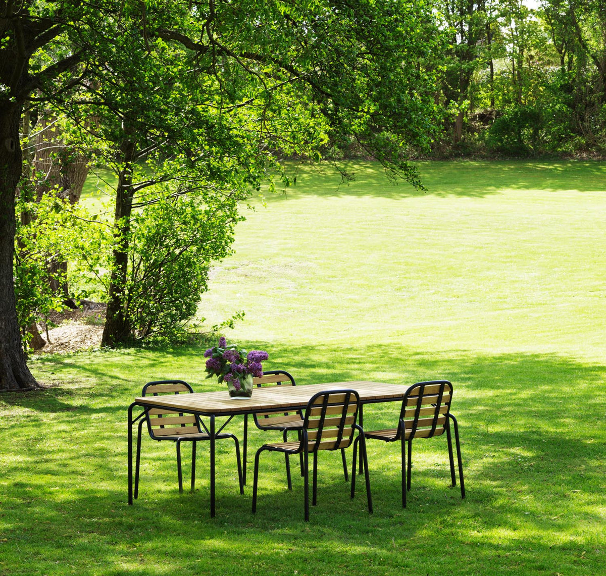 Vig Robinia Tisch in  präsentiert im Onlineshop von KAQTU Design AG. Gartentisch ist von Normann Copenhagen