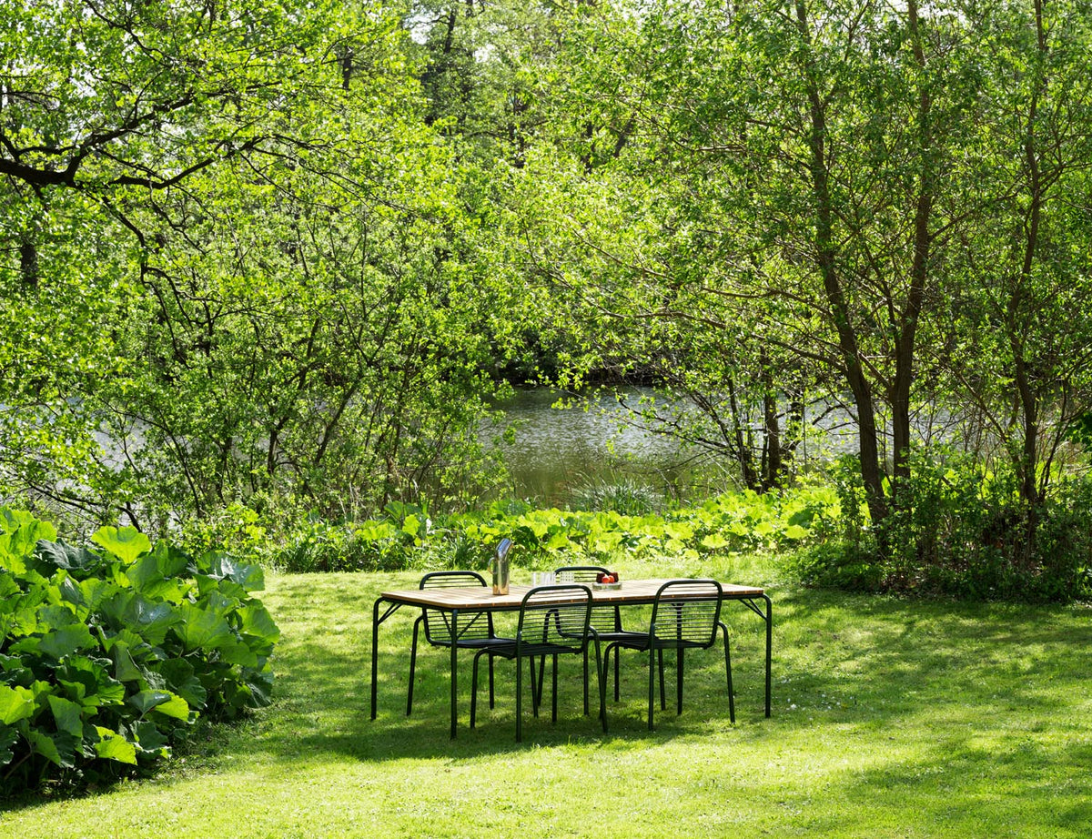 Vig Robinia Tisch in  präsentiert im Onlineshop von KAQTU Design AG. Gartentisch ist von Normann Copenhagen