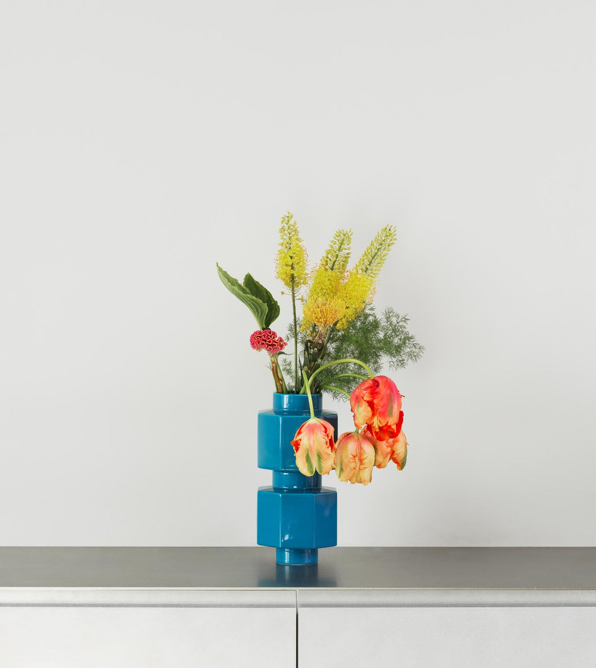 Deko Object S1 in Petrol Blue präsentiert im Onlineshop von KAQTU Design AG. Kunstgegenstände ist von Normann Copenhagen