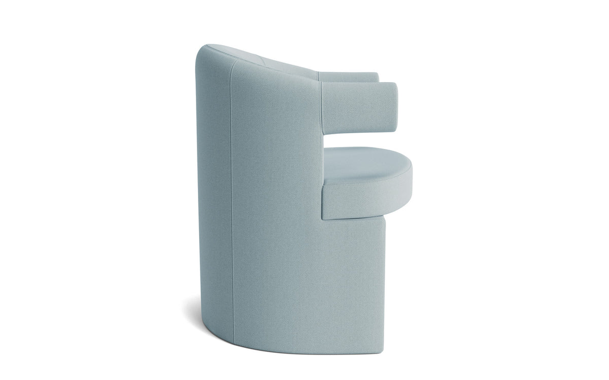 Burra Stuhl in Steelcut Trio 713 präsentiert im Onlineshop von KAQTU Design AG. Stuhl mit Armlehne ist von Normann Copenhagen