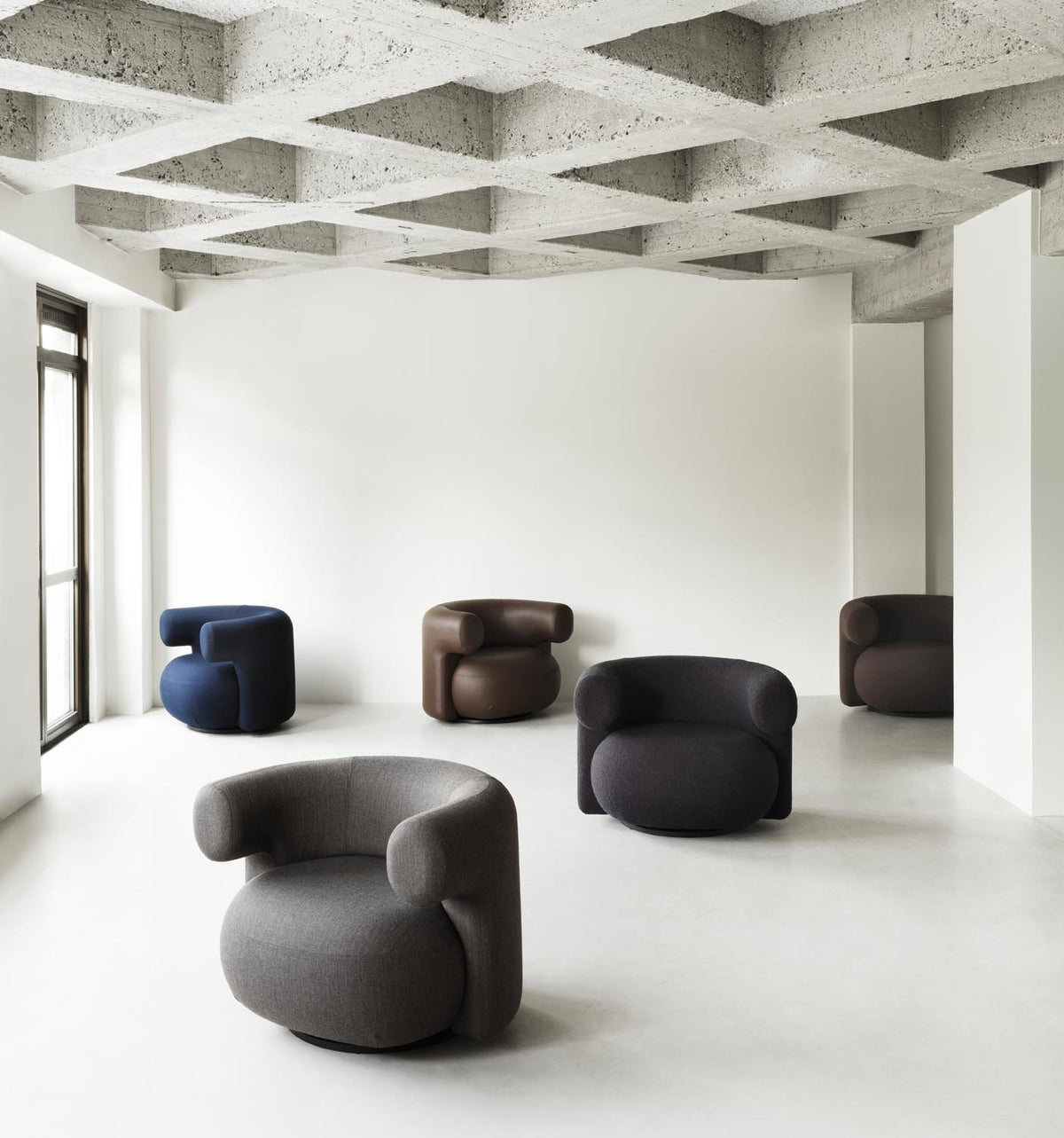 Burra Sessel in Zero 011 präsentiert im Onlineshop von KAQTU Design AG. Drehsessel ist von Normann Copenhagen