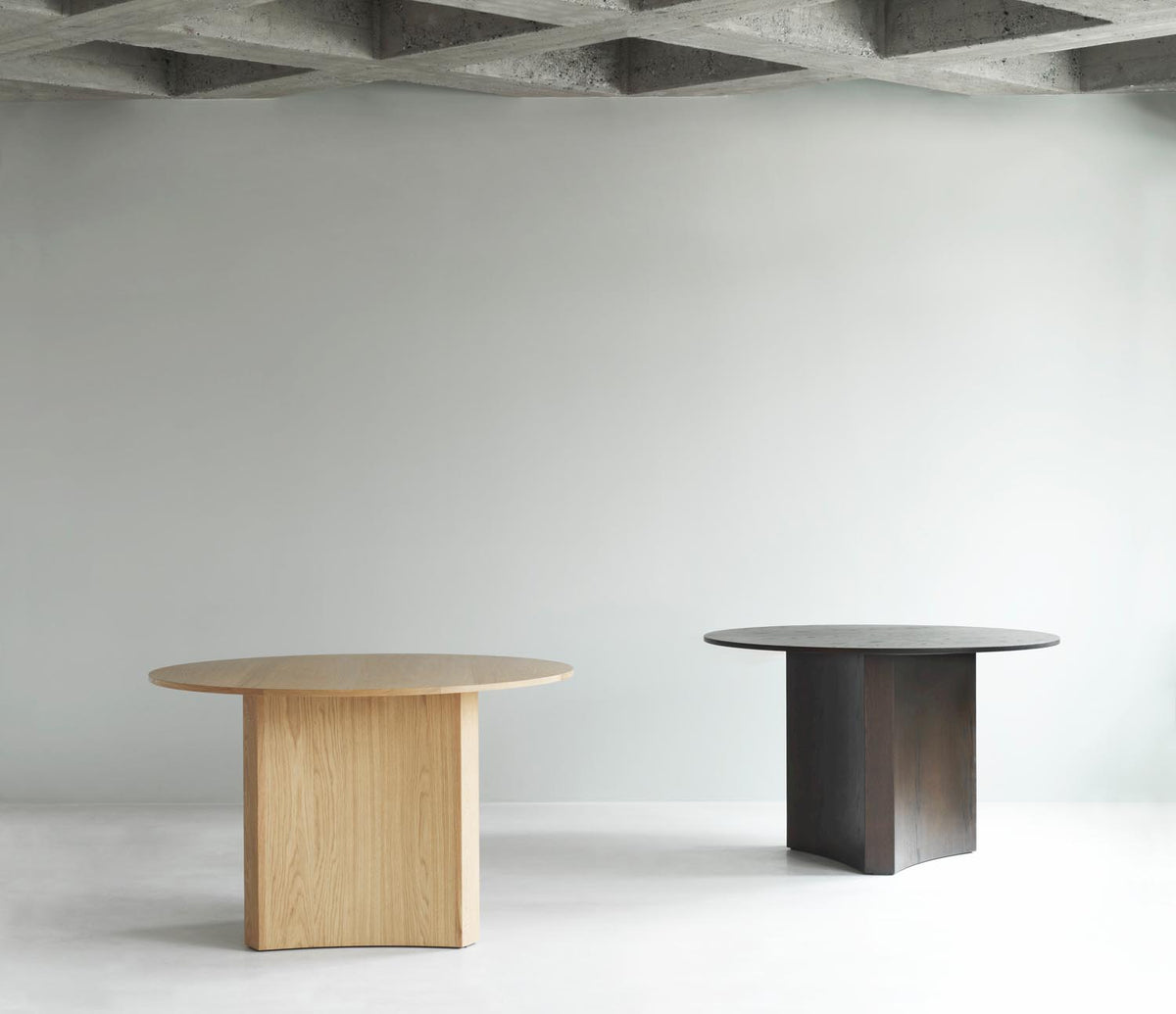 Blue Tisch in  präsentiert im Onlineshop von KAQTU Design AG. Esstisch ist von Normann Copenhagen