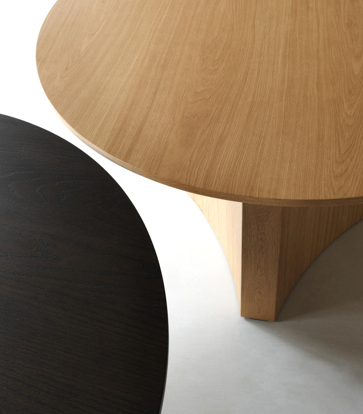 Blue Tisch in  präsentiert im Onlineshop von KAQTU Design AG. Esstisch ist von Normann Copenhagen