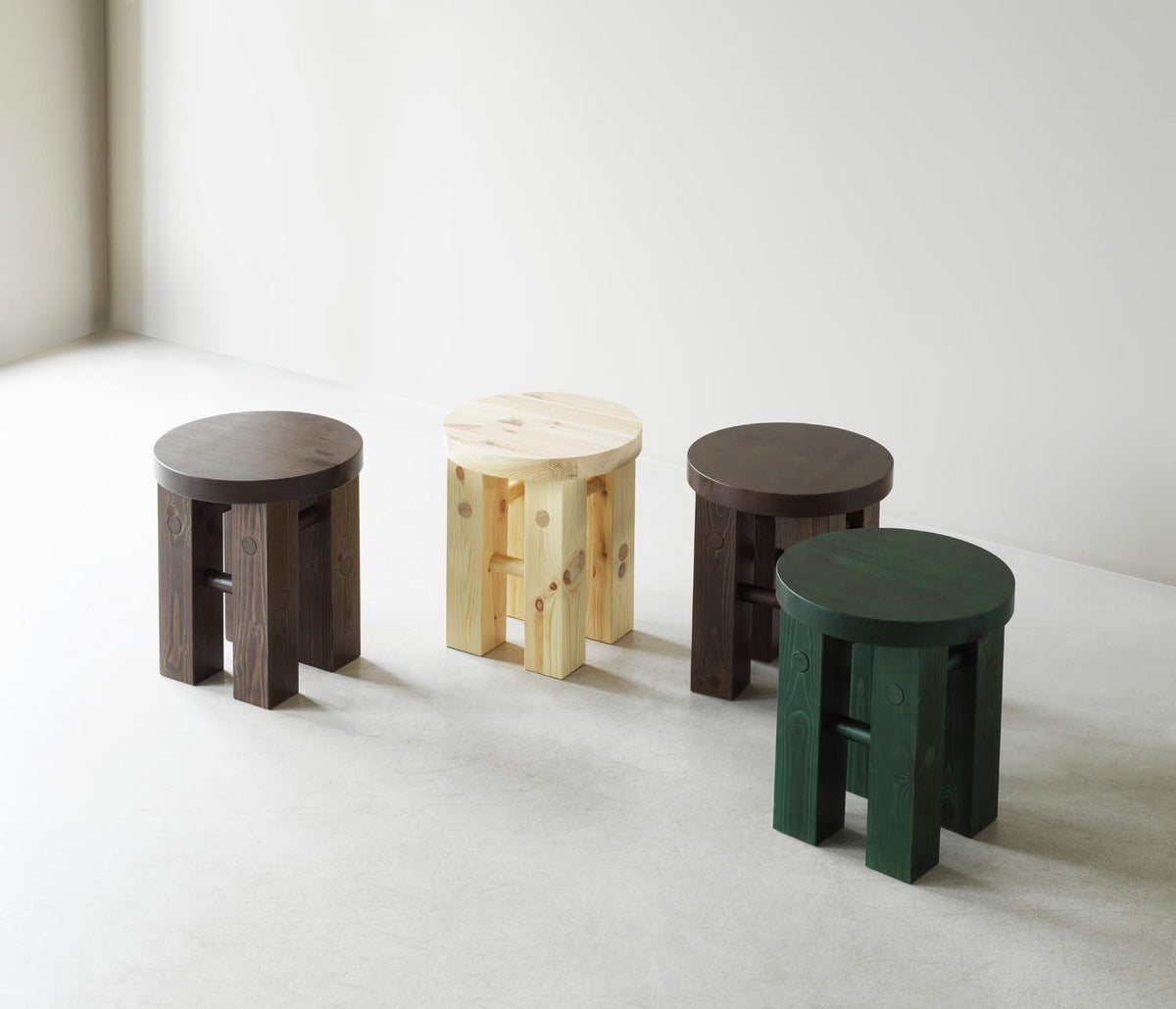 Fyr Hocker in  präsentiert im Onlineshop von KAQTU Design AG. Hocker ist von Normann Copenhagen