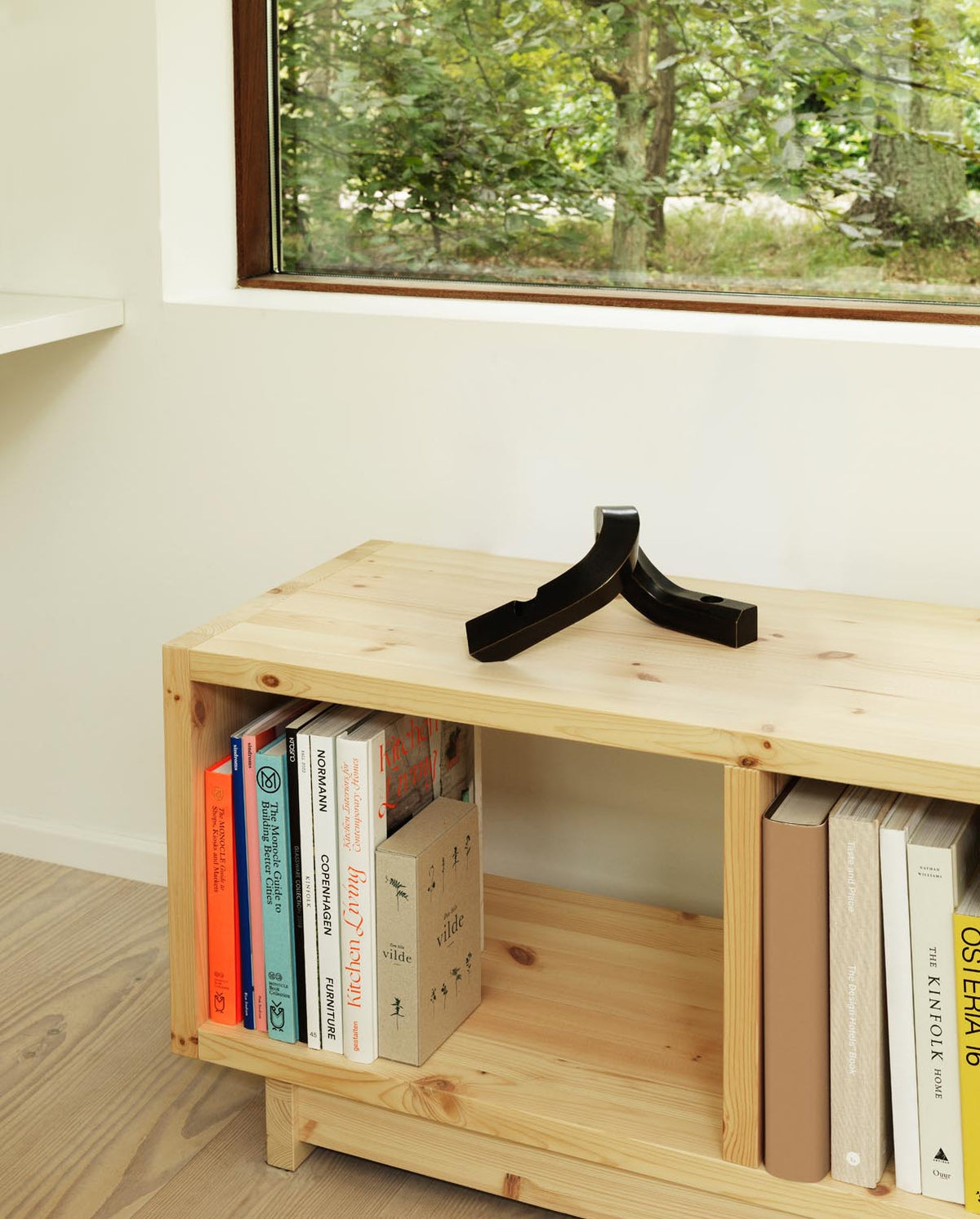 Fyr Bücherregal in  präsentiert im Onlineshop von KAQTU Design AG. Bücherregal ist von Normann Copenhagen