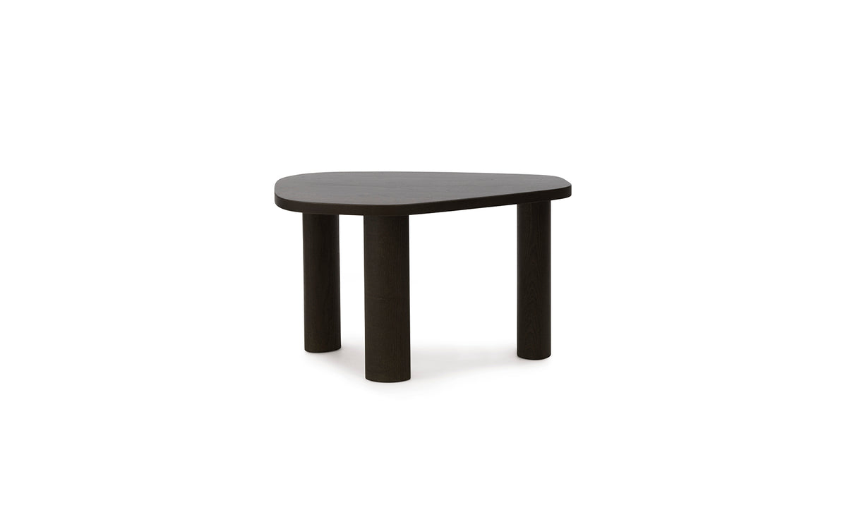 Sculp Couchtisch Klein Braun Gebeiztes Eschenholz in  präsentiert im Onlineshop von KAQTU Design AG. Couchtisch ist von Normann Copenhagen