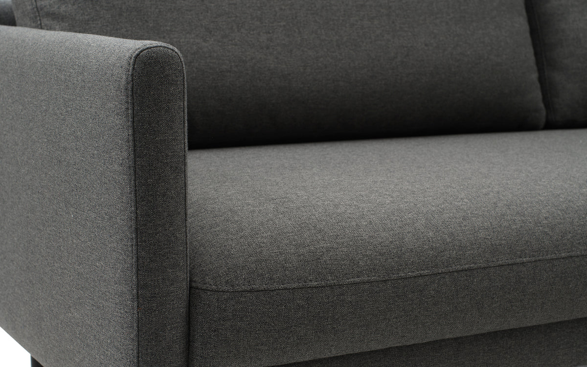 Rar Sofa 3 Sitzer in Re-Born Dunkelgrau präsentiert im Onlineshop von KAQTU Design AG. 3er Sofa ist von Normann Copenhagen