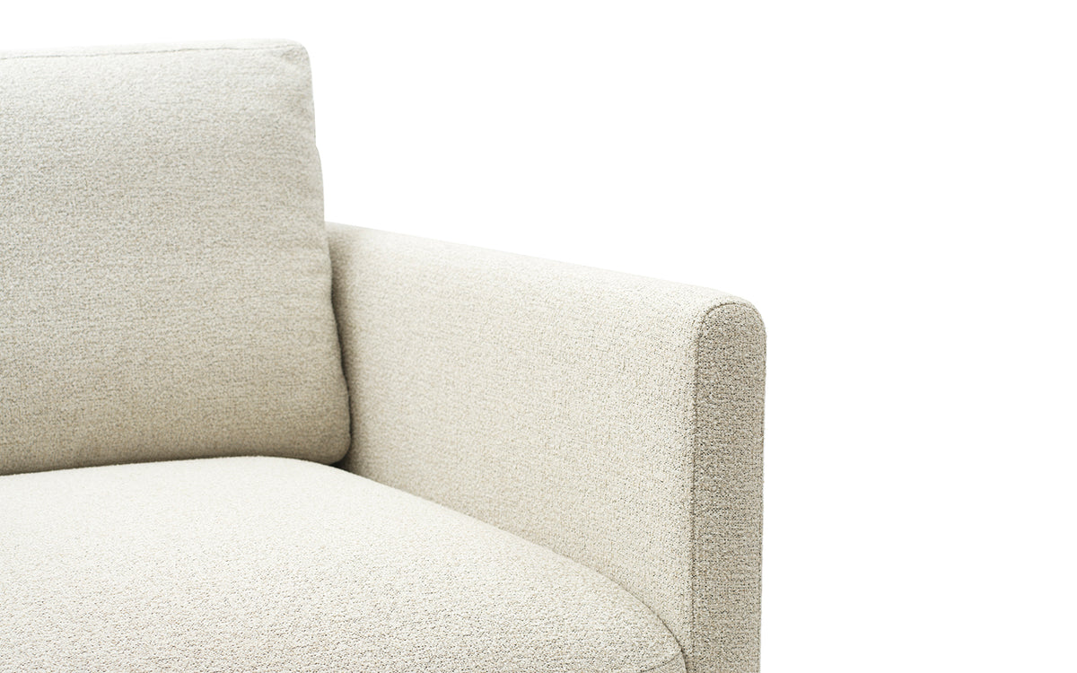 Rar Sofa 3 Sitzer in Venezia Off-White präsentiert im Onlineshop von KAQTU Design AG. 3er Sofa ist von Normann Copenhagen