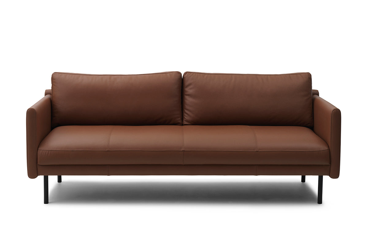 Rar Sofa 3 Sitzer in Omaha Leder Cognac präsentiert im Onlineshop von KAQTU Design AG. 3er Sofa ist von Normann Copenhagen
