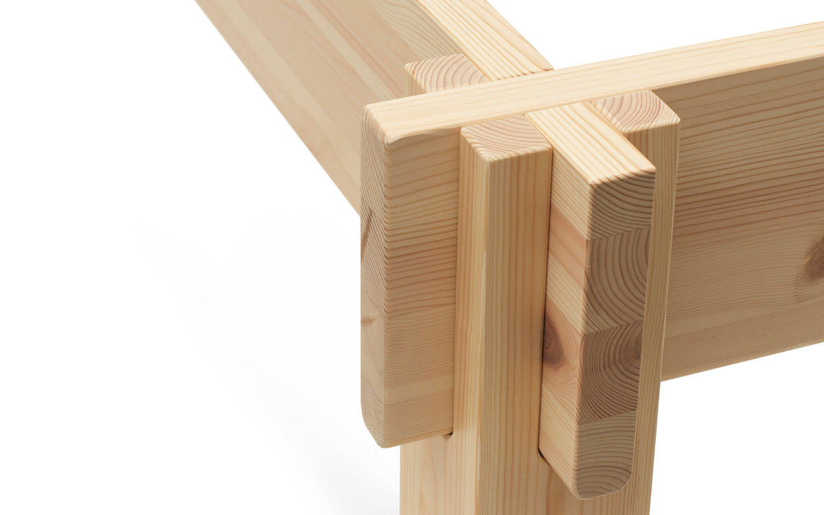 Notch Bettgestell in  präsentiert im Onlineshop von KAQTU Design AG. Bett ist von Normann Copenhagen