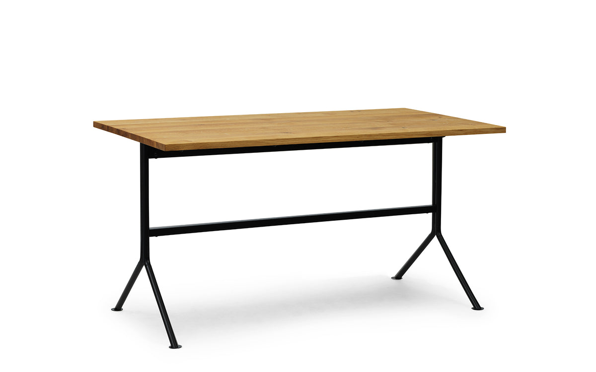 Kip Schreibtisch in Eiche präsentiert im Onlineshop von KAQTU Design AG. Schreibtisch ist von Normann Copenhagen