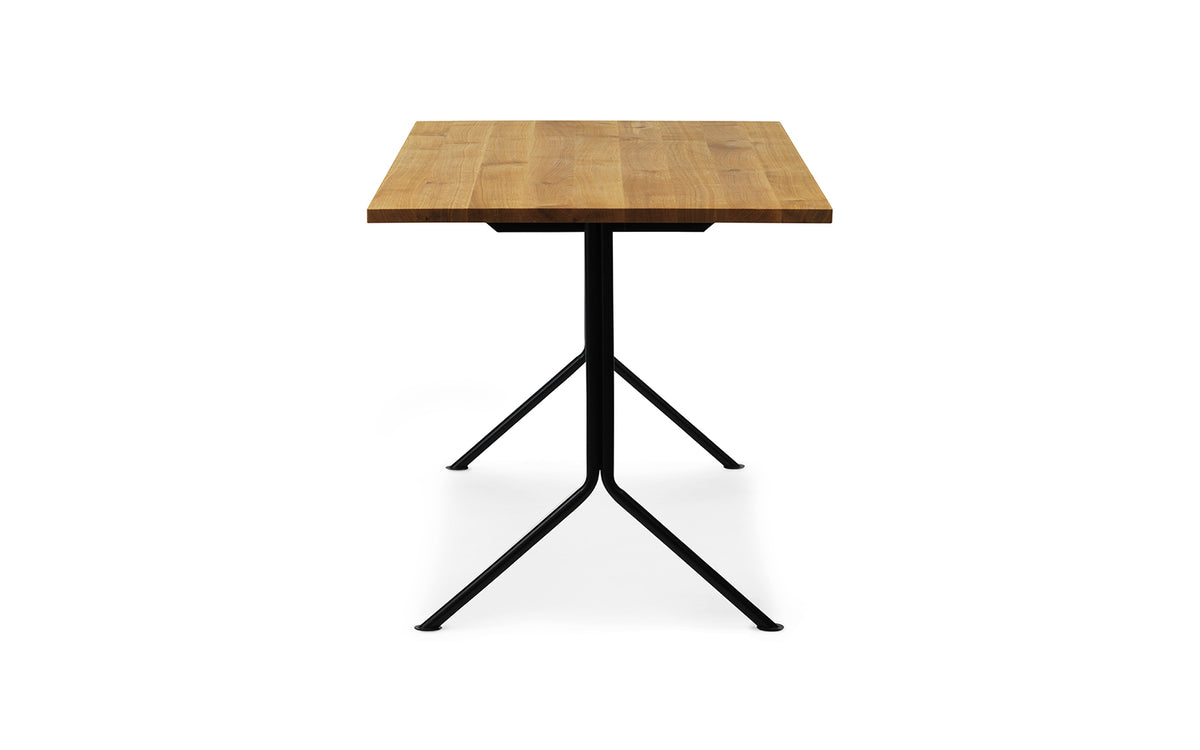 Kip Schreibtisch in Eiche präsentiert im Onlineshop von KAQTU Design AG. Schreibtisch ist von Normann Copenhagen