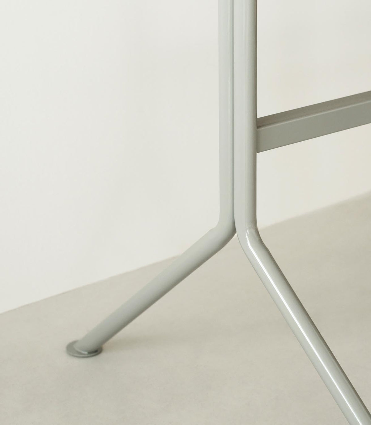 Kip Schreibtisch in Eiche präsentiert im Onlineshop von KAQTU Design AG. Schreibtisch ist von Normann Copenhagen