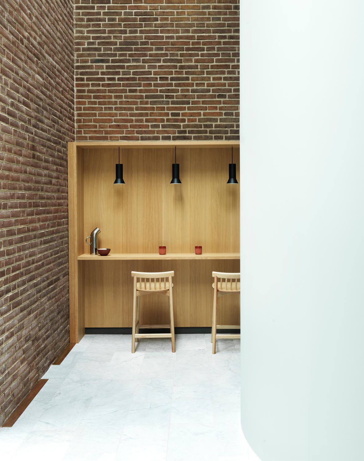 Hat Leuchte Klein EU in  präsentiert im Onlineshop von KAQTU Design AG. Pendelleuchte ist von Normann Copenhagen