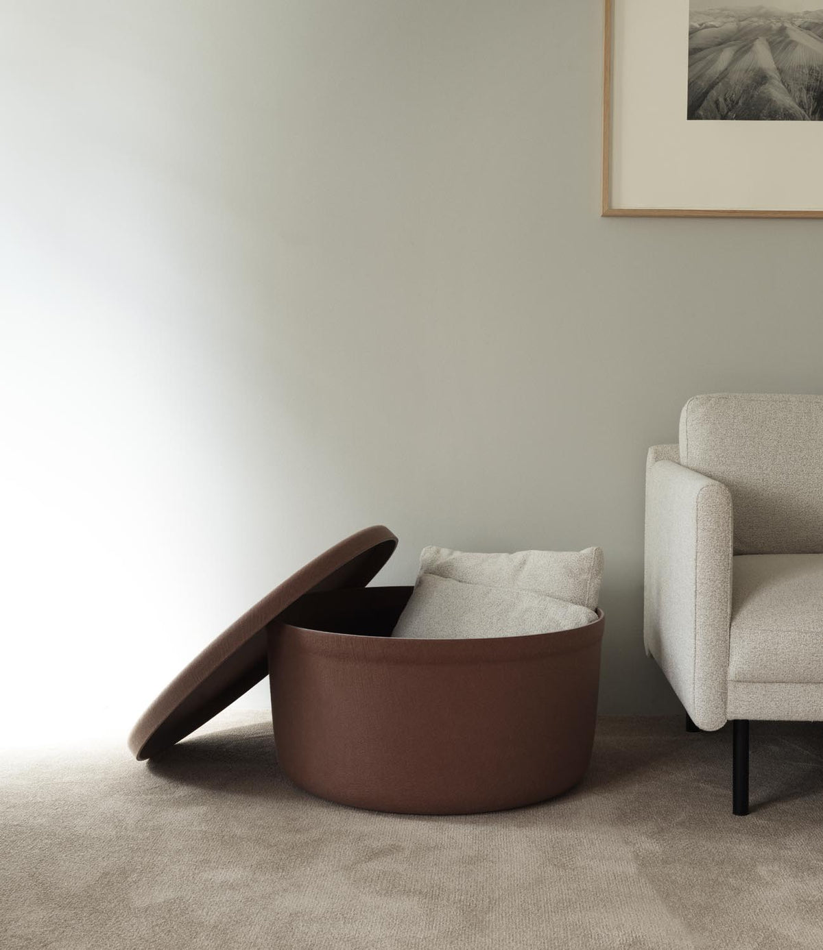 Hide Storage Pouf Gross in Felt 358 präsentiert im Onlineshop von KAQTU Design AG. Pouf ist von Normann Copenhagen