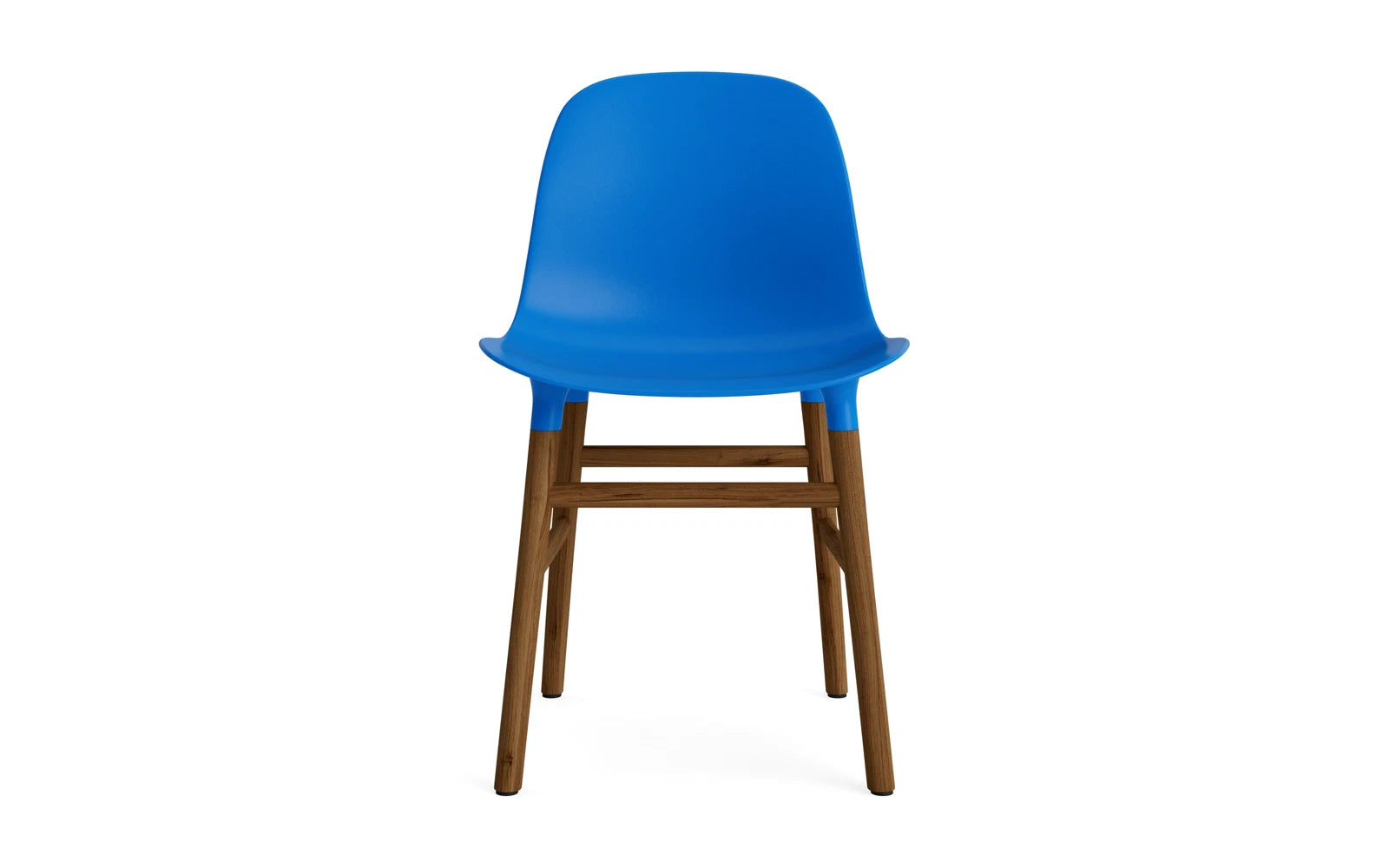 Form Stuhl Leuchtendes Blau/Walnuss in  präsentiert im Onlineshop von KAQTU Design AG. Stuhl ist von Normann Copenhagen