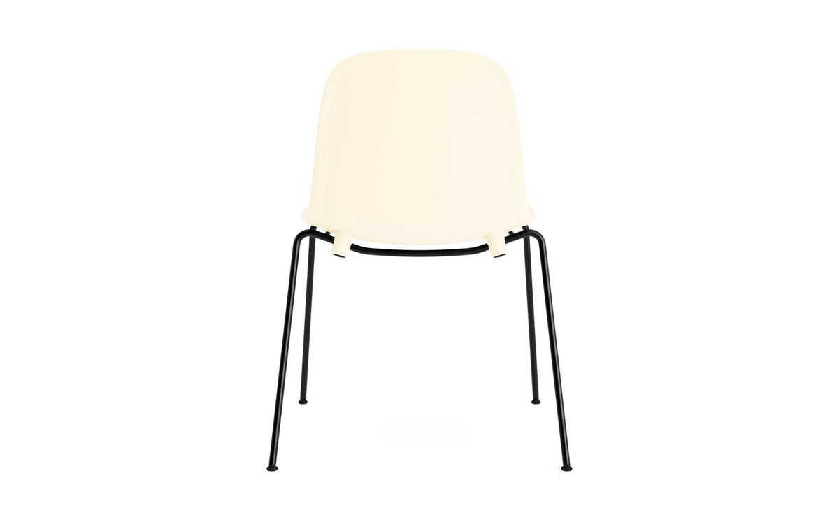 Form Stapelstuhl Schwartz Stahl Creme in Creme präsentiert im Onlineshop von KAQTU Design AG. Stuhl ist von Normann Copenhagen