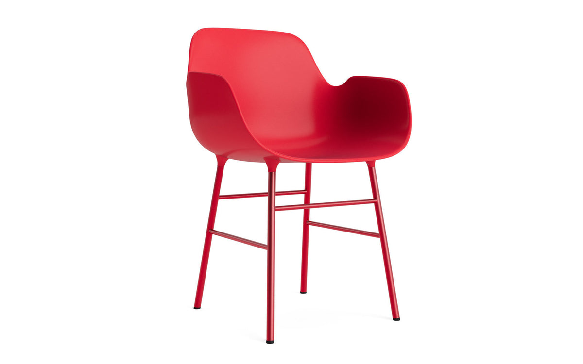 Form Lehnstuhl Stahl Leuchtendes rot in Leuchtendes rot präsentiert im Onlineshop von KAQTU Design AG. Stuhl mit Armlehne ist von Normann Copenhagen
