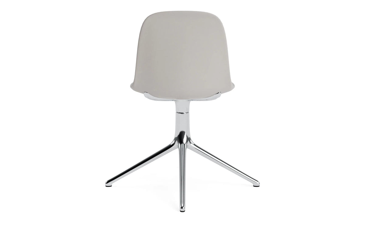 Form Drehstuhl Warmes Grau/Aluminium in Warmes Grau präsentiert im Onlineshop von KAQTU Design AG. Drehstuhl ist von Normann Copenhagen