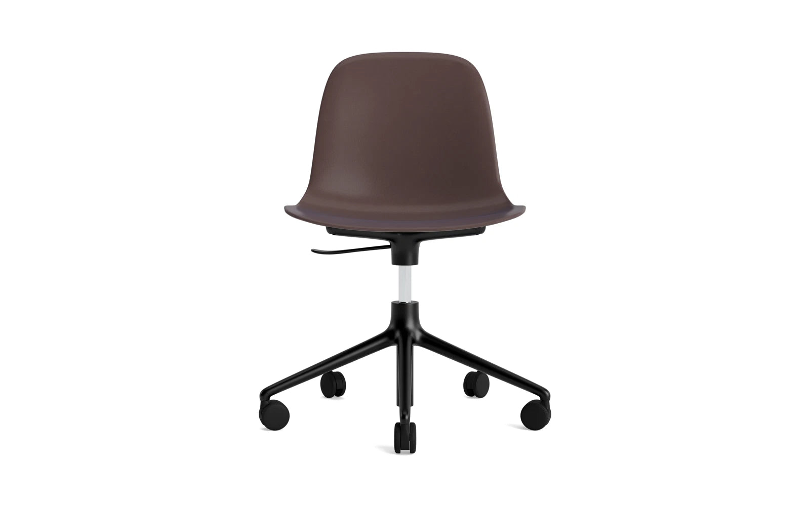 Form Drehstuhl mit Rollen Braun/schwarzes Aluminium in  präsentiert im Onlineshop von KAQTU Design AG. Drehstuhl ist von Normann Copenhagen