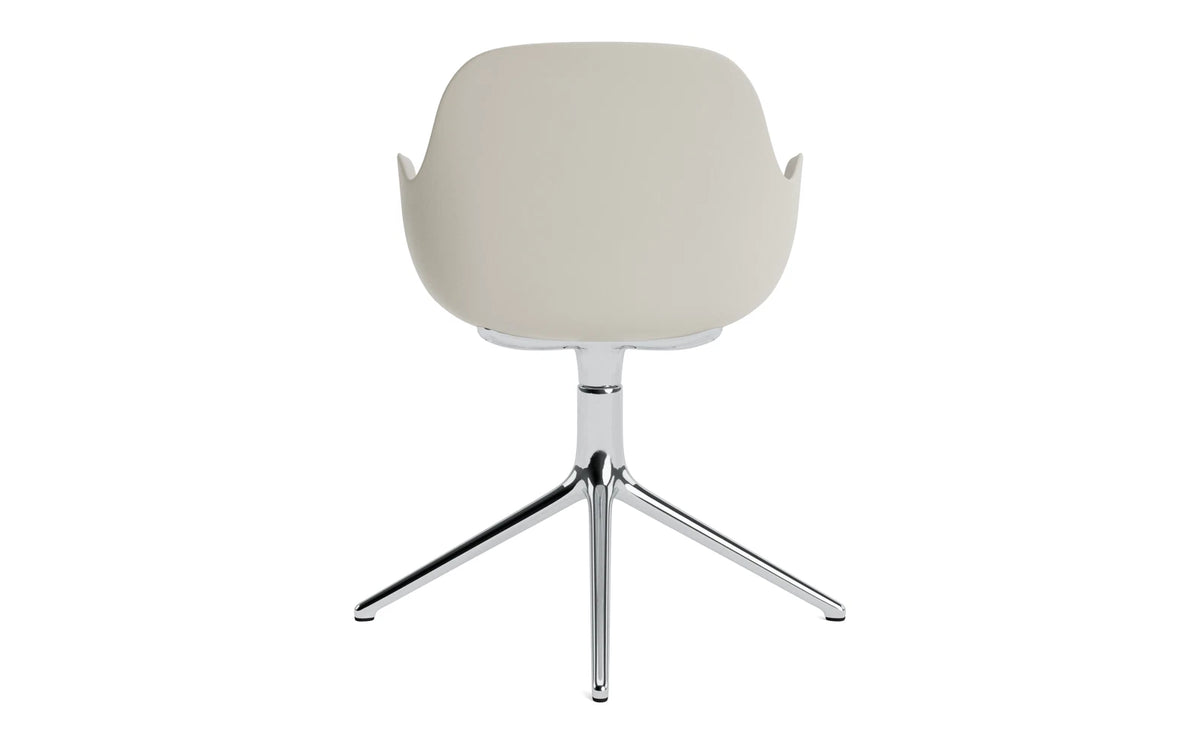 Form Drehstuhl Hellgrau / Aluminium in Hellgrau / Aluminium präsentiert im Onlineshop von KAQTU Design AG. Bürostuhl ist von Normann Copenhagen