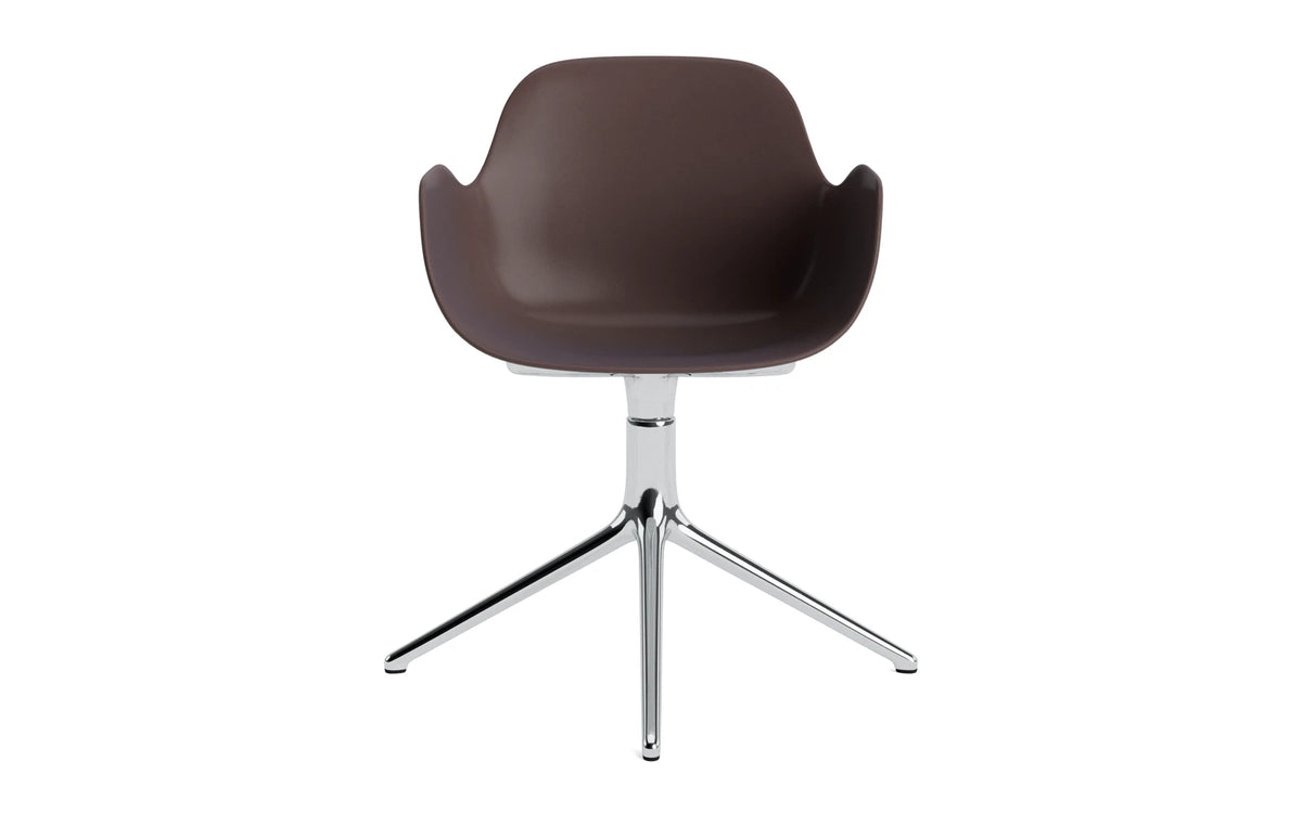 Form Drehstuhl Braun/Aluminium in Braun präsentiert im Onlineshop von KAQTU Design AG. Bürostuhl ist von Normann Copenhagen