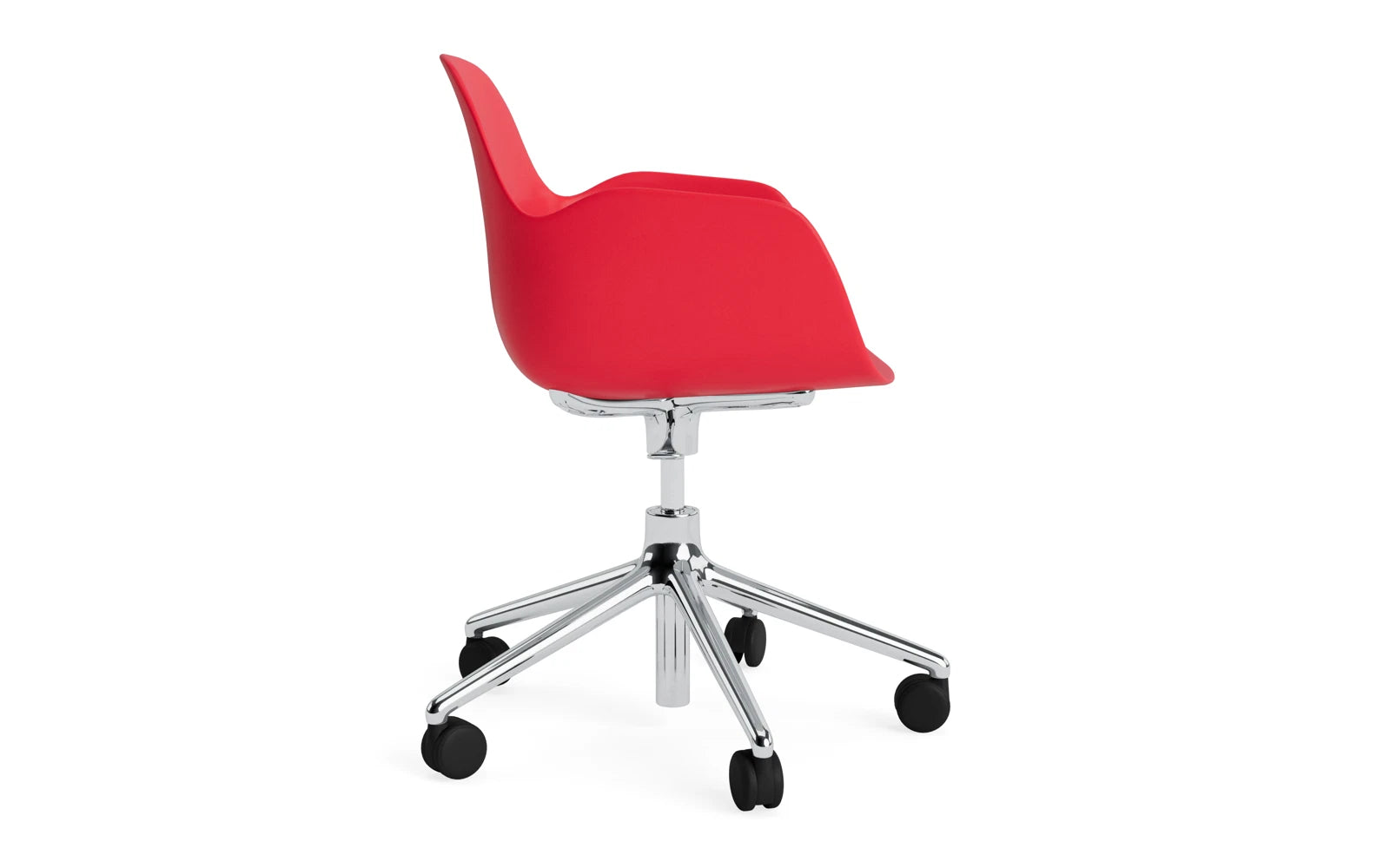 Entdecken Sie den Form Drehsessel in leuchtendem Rot/Aluminium von Normann Copenhagen – ein stilvolles Designhighlight für jeden Raum.
