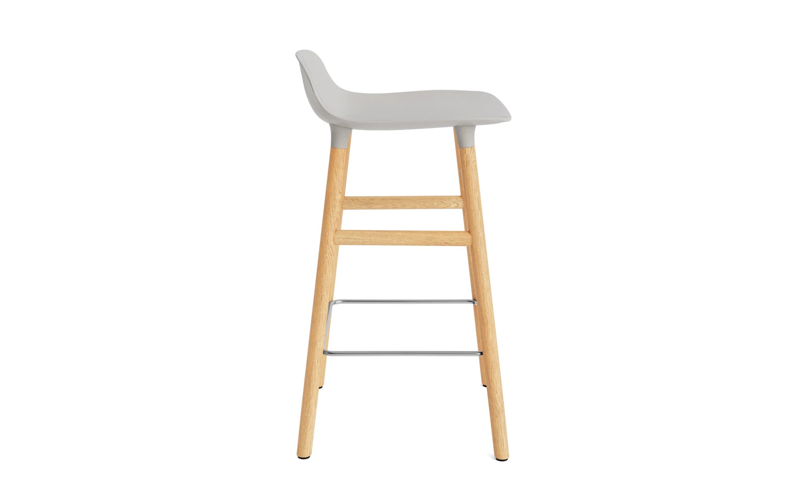 Form Barstuhl 65 cm warmes grau/Eiche in  präsentiert im Onlineshop von KAQTU Design AG. Barstuhl ist von Normann Copenhagen