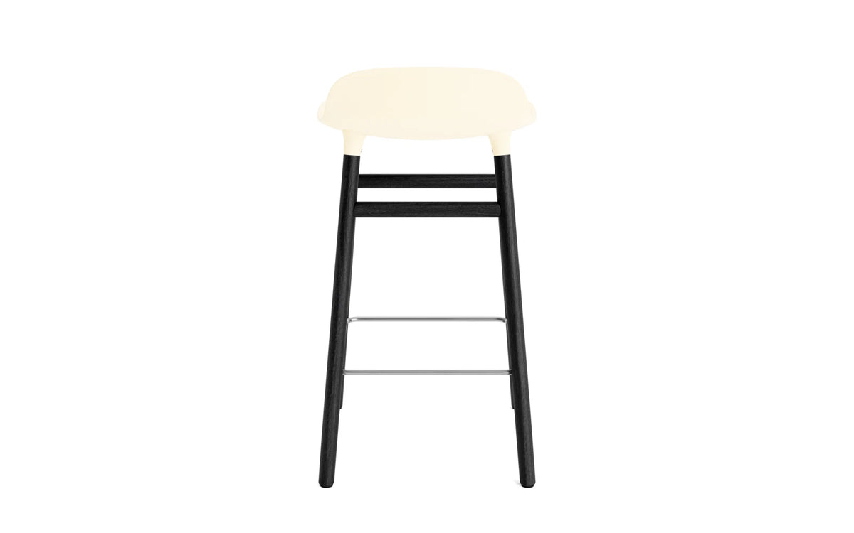 Form Barstuhl 65 cm creme/schwarz in Creme präsentiert im Onlineshop von KAQTU Design AG. Barstuhl ist von Normann Copenhagen