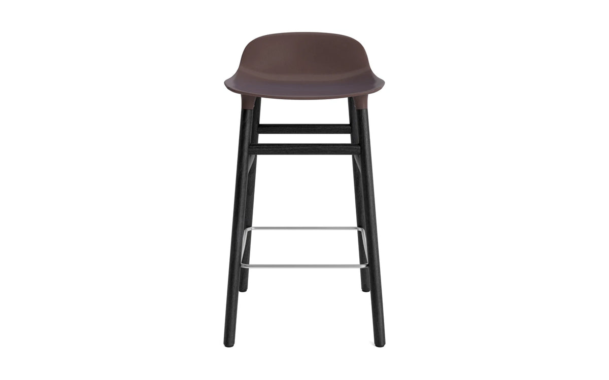 Form Barstuhl 65 cm braun/schwarz in Braun präsentiert im Onlineshop von KAQTU Design AG. Barstuhl ist von Normann Copenhagen