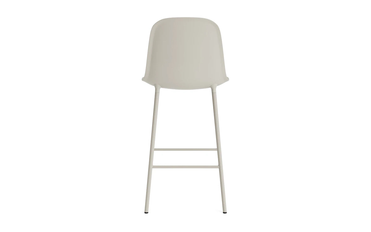 Form Barstuhl 65 cm Stahl/ Hellgrau in Hellgrau präsentiert im Onlineshop von KAQTU Design AG. Barstuhl ist von Normann Copenhagen
