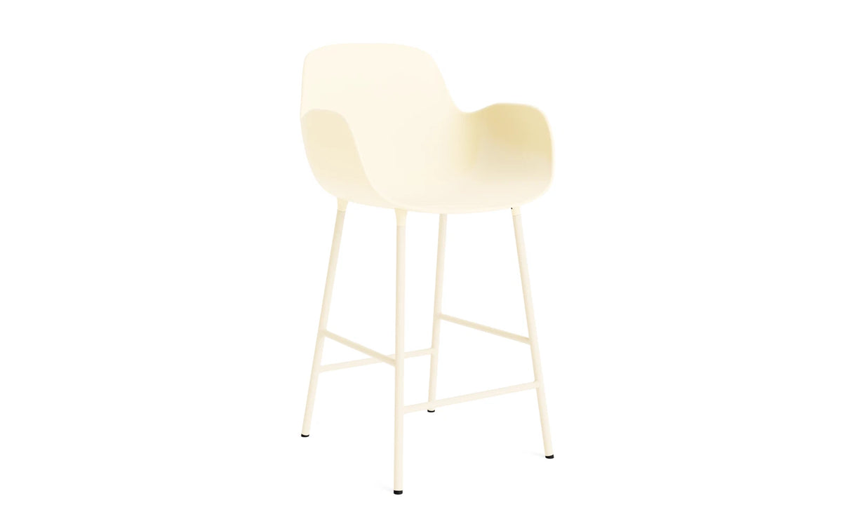 Form Barstuhl mit Armlehne 65 cm Stahl/Creme in Creme präsentiert im Onlineshop von KAQTU Design AG. Barstuhl ist von Normann Copenhagen