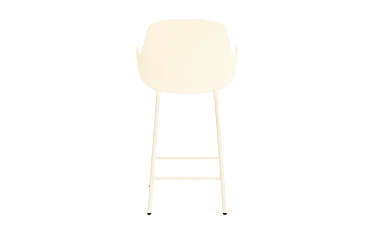 Form Barstuhl mit Armlehne 65 cm Stahl/Creme in Creme präsentiert im Onlineshop von KAQTU Design AG. Barstuhl ist von Normann Copenhagen