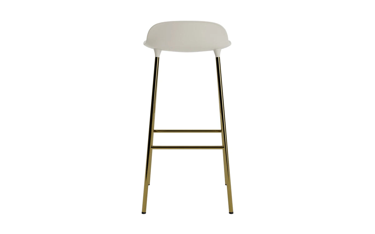 Form Barstuhl 75 cm Messing hellgrau in Hellgrau präsentiert im Onlineshop von KAQTU Design AG. Barstuhl ist von Normann Copenhagen