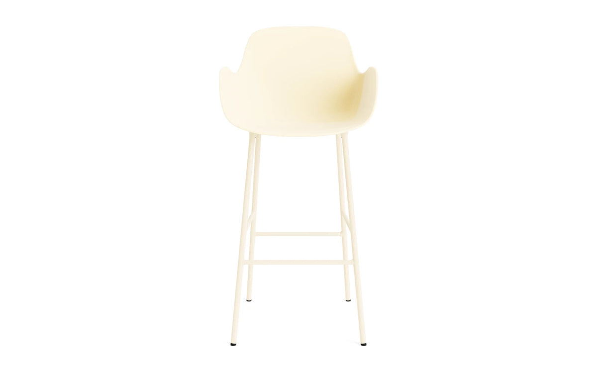 Form Barstuhl mit Armlehne 75 cm Stahl/Creme in Creme präsentiert im Onlineshop von KAQTU Design AG. Barstuhl ist von Normann Copenhagen
